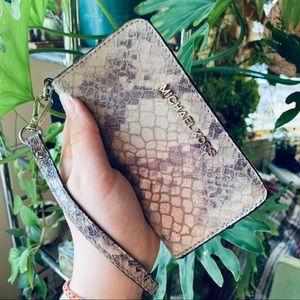 Michael Kors Snakeskin Gray Wristlet Phone/Wallet